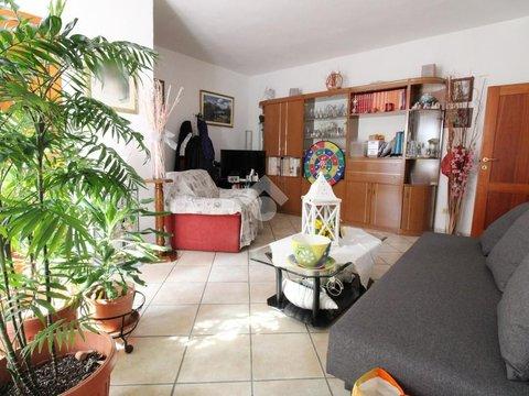 Casa indipendente in Via Filippo Strozzi s.n.c, Piazza Mercato Nuovo - Sacrocuore, Prato