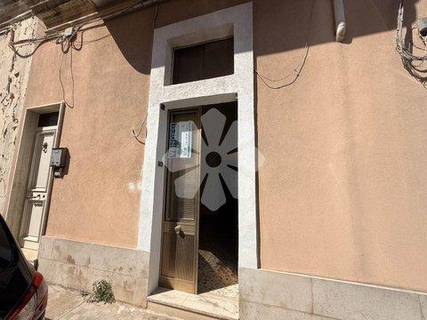 Trilocale in Via Cesare Olivieri s.n.c, Via Roma - Via Volta - Via Napoli, Nardò