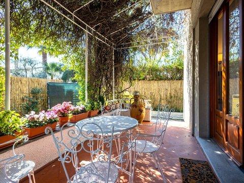 Villa in Via Agnelli, 136, Centro, Forte dei Marmi