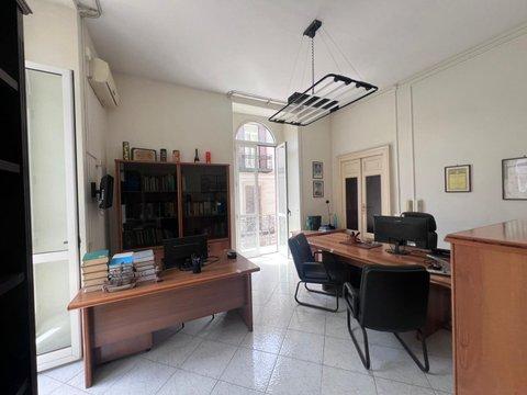 Bilocale in Corso Umberto I, 381, Mercato-Pendino, Napoli