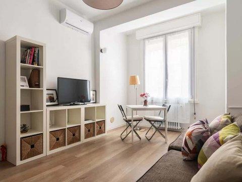 Bilocale in Via Cola di Rienzo, 35, Solari - Savona, Milano