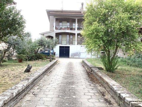 Appartamento in Via Aldo Moro, 34, Bassano Romano