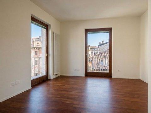Quadrilocale in Via San Rocchetto s.n.c, Centro Storico, Verona