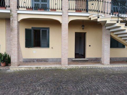 Camera in Via dei Giardini, 16, Vallelata - Montarelli - Riserva Nuova, Aprilia