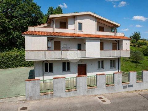 Trilocale in Via Fonte Canale, 33, Atri