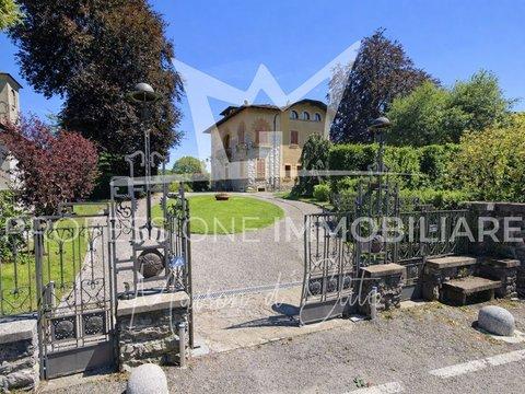 Villa in Via Alessandro Volta, 27, Lanzo d'Intelvi, Alta Valle Intelvi