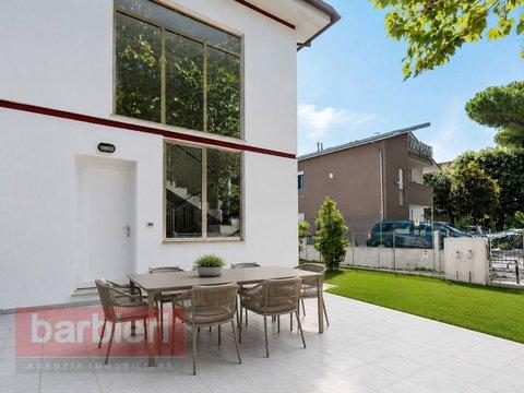 Appartamento in Viale Volturno, Centro, Cervia