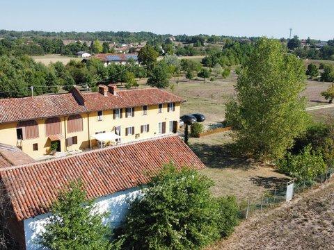 Casa indipendente in Frazione Revignano s.n.c, Revignano, Asti