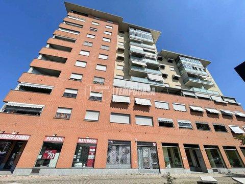 Trilocale in Via Ala di Stura, 60, Borgo Vittoria, Torino