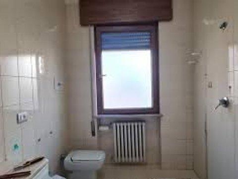Trilocale in via Santi Giovanni e Paolo, 26, San Carlo all'Arena-Ponti Rossi, Napoli