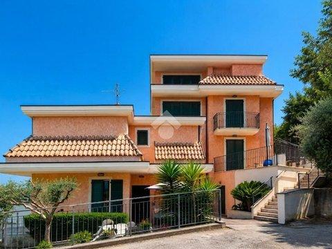 Trilocale in Via Toscana, 35, Cupra Marittima