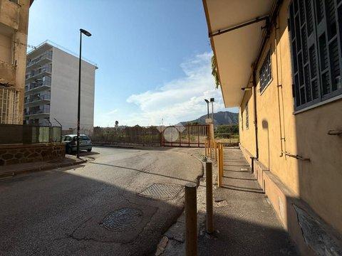 Bilocale in Via Pietro Testi, 10, Fuorigrotta, Napoli