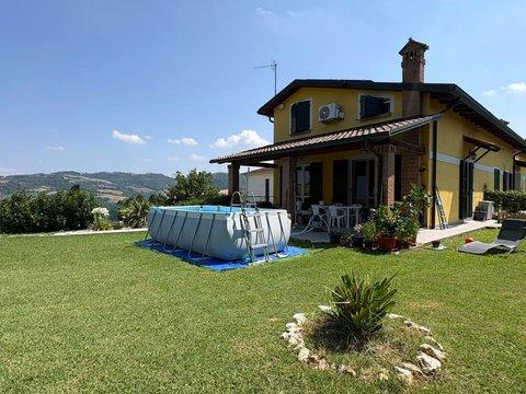 Villetta bifamiliare in Strada per Riano s.n.c, Langhirano