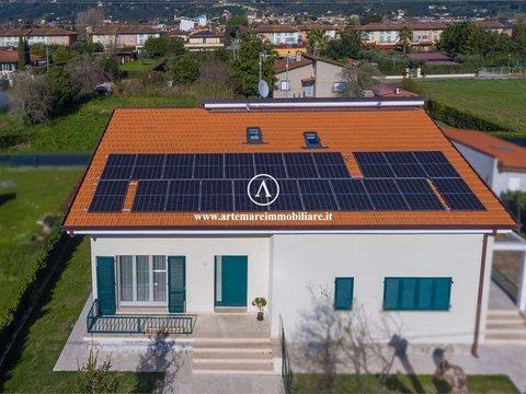 Villa in Via Felice Matteucci s.n.c, Pietrasanta, Pietrasanta