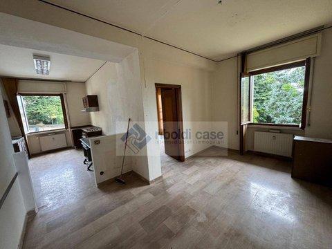 Bilocale in Via Roma, Besana in Brianza