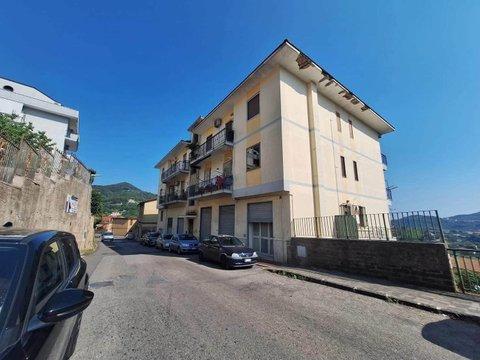 Quadrilocale in Via Oreste di Benedetto s.n.c, Annunziata - San Pietro - Marini, Cava de' Tirreni