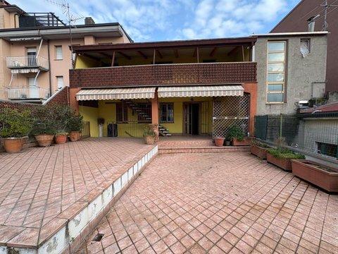 Casa indipendente in Corso Vittorio Veneto s.n.c, Osio Sotto