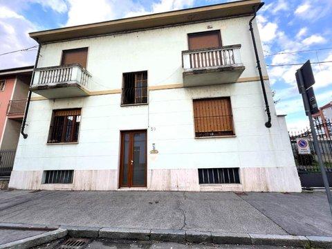 Trilocale in strada dei Biasoni, 59, Barca, Torino