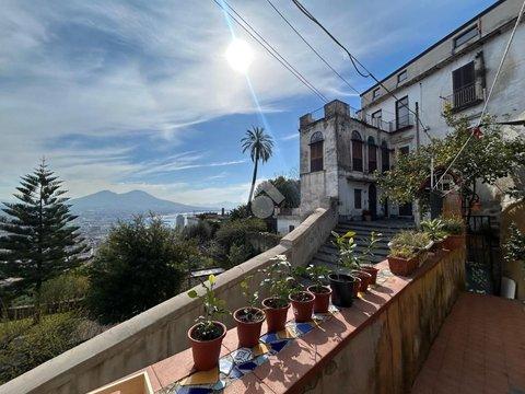 Bilocale in Via Pedamentina San Martino, 2 -56, Montesanto-Quartieri Spagnoli, Napoli
