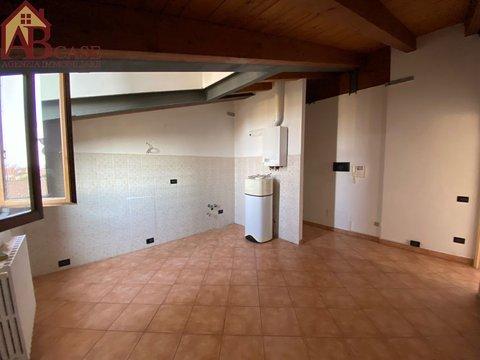 Bilocale in Via Mazzini, 8, Centro, Gambolò