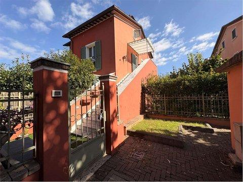 Trilocale in Via Fontananera, 14, San Lazzaro, Sarzana