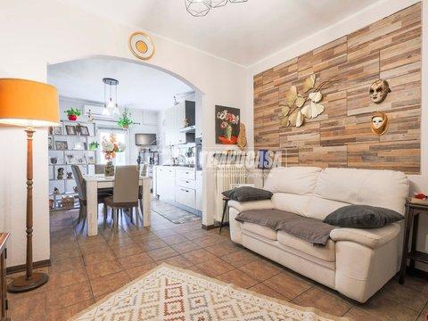 Trilocale in Via Camillo Zampieri, Centro Storico, Imola