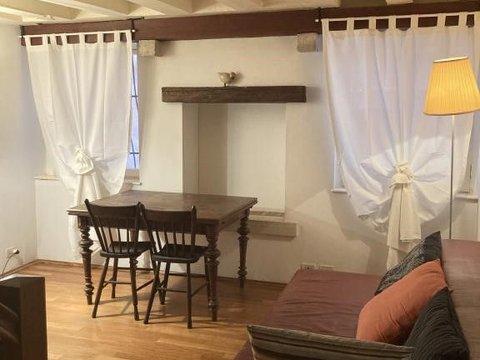 Appartamento su due piani in Campo Santo Stefano s.n.c, San Marco, Venezia