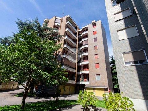 Trilocale in Via Val Cannobina, 6, Baggio, Milano