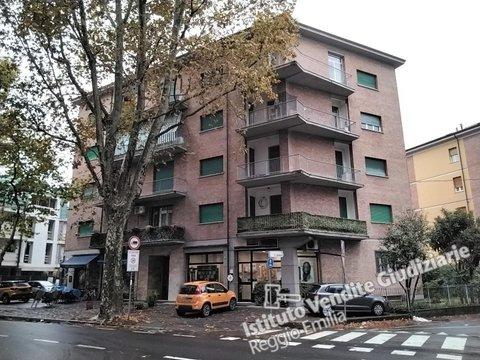 Appartamento in Viale Risorgimento, 47, San Pellegrino-Ospedale, Reggio Emilia