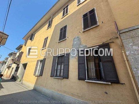 Appartamento in Via Giardini, Centro, Borgomanero