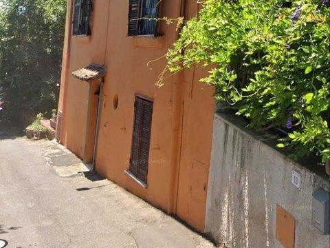 Quadrilocale in Via Santa Barbara, 50, Centro, Nettuno