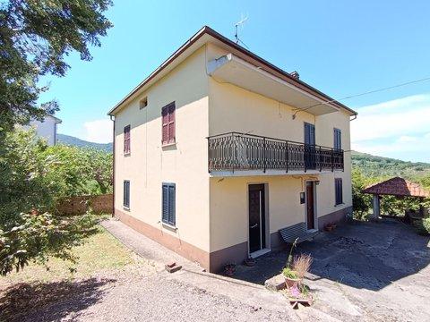 Casa indipendente in Via Raparolo, 28, Lenola
