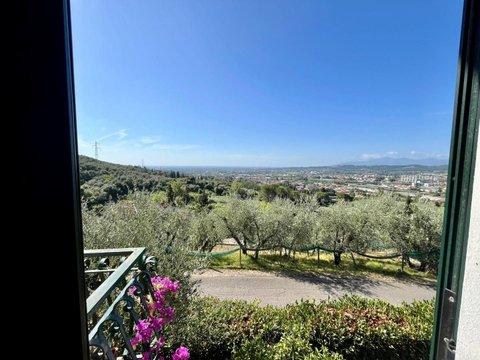 Villa in Via A. Bardelli, Uzzano