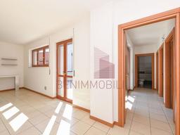 Trilocale in Via Bruto Poggiani, 16, Borgo Roma, Verona