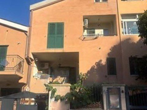 Villa in Via dei Garofani, 29, Santa Lucia, Messina