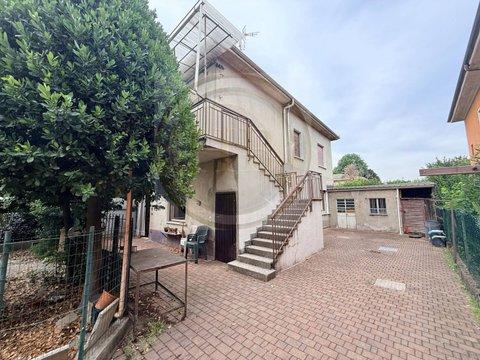 Villetta bifamiliare in Via R. Sanzio, 12, Cavaria con Premezzo