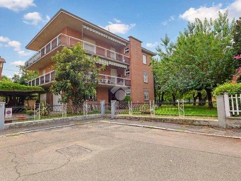 Villa in Via Aleardo Aleardi s.n.c, Regina Pacis-Orologio-Roncina, Reggio Emilia