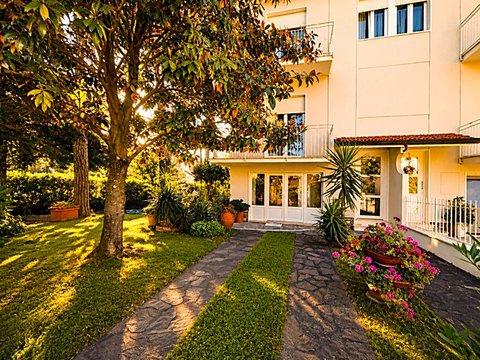 Villetta bifamiliare in Via Garibaldi s.n.c, Lido di Camaiore, Camaiore