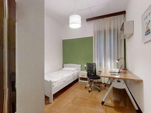 Camera in Via Udine, Borgo Teresiano - Città Nuova, Trieste