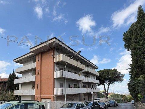 Bilocale in Viale degli Scozzesi, 8, Marino Centro, Marino