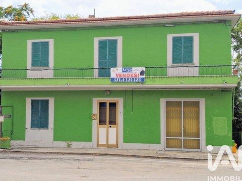 Casa indipendente in Via Santa Lucia, Pianella