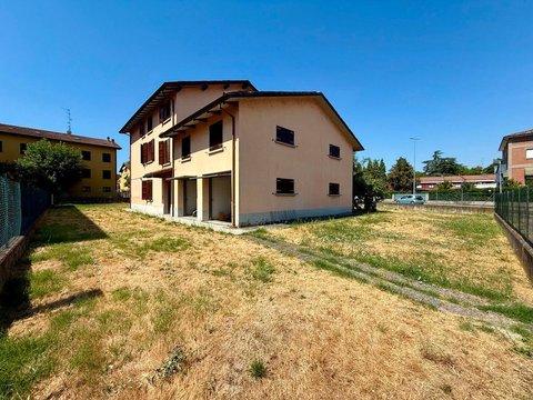 Casa indipendente in Via della Repubblica, Coviolo-Rivalta, Reggio Emilia