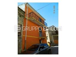 Trilocale in Via Firriato, Malvagna