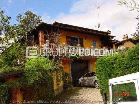 Villa in Via Commendator Michele Thea, Castelletto Molina