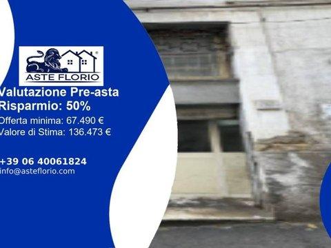 Quadrilocale in Via Michele Guadagno, 51, San Carlo all'Arena-Ponti Rossi, Napoli