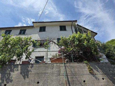 Bilocale in Salita Bisagno, 2, Uscio