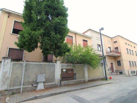 Bilocale in Via Napoli, 18, Varedo