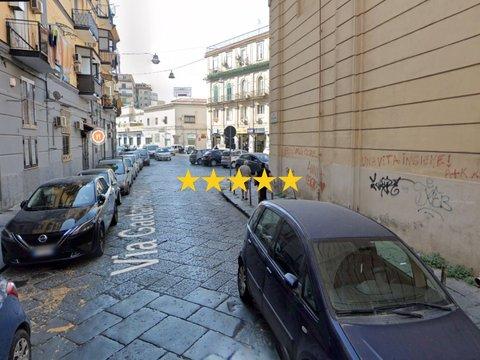Trilocale in via Gaetano Argento, San Lorenzo, Napoli