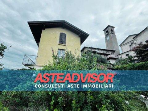 Casa indipendente in Via della Chiesa, 10, Luino