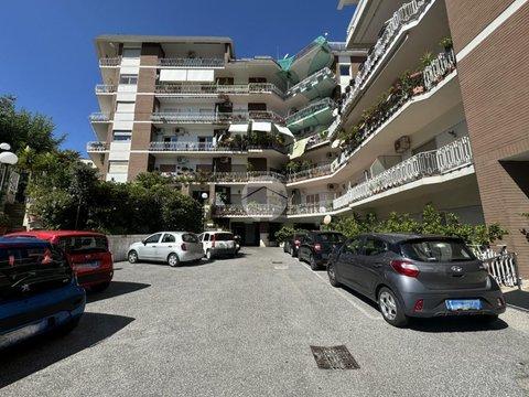 Appartamento in Via Francesco Petrarca, 129, Posillipo, Napoli